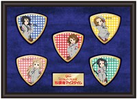 「声優直筆サイン入り BIGピックセット」