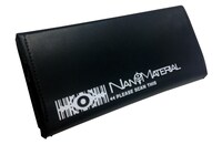 実費頒布にて応募者全員サービスされる特製の「蒼き鋼のアルペジオ」財布。