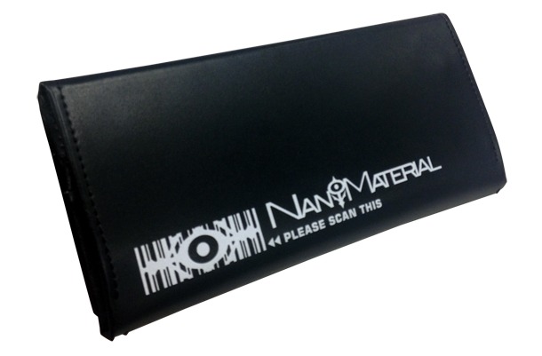 実費頒布にて応募者全員サービスされる特製の「蒼き鋼のアルペジオ」財布。