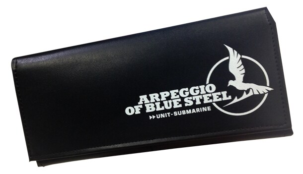 実費頒布にて応募者全員サービスされる特製の「蒼き鋼のアルペジオ」財布。