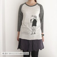 「ポップコーンキャッチ ラグランTシャツ 投げ」のオートミール。サイズはS。