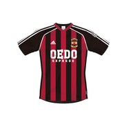 キッズサイズのETUレプリカTシャツのフロント。6195円。