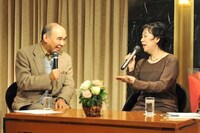 写真左より田中芳樹、萩尾望都。