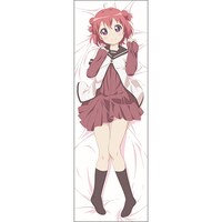 「ゆるゆり♪♪」赤座あかり抱き枕カバーの表面。(C)なもり/一迅社・七森中ごらく部