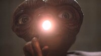 CMにも使用されている、「E.T. コレクターズ・エディション」のワンシーン。(C)2012 Universal Studios.  All Rights Reserved.