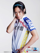 東堂尽八役の玉城裕規。