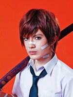 董卓仲頴役の岡山智樹。(C)2012 塩崎雄／ワニブックス／ダイス