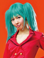 呂布奉先役の折井あゆみ。(C)2012 塩崎雄／ワニブックス／ダイス