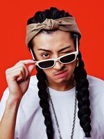 太史慈子義役の吉田友一。(C)2012 塩崎雄／ワニブックス／ダイス