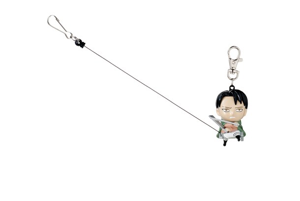 「進撃の巨人」9巻限定版に付く、リヴァイのキーホルダー。画像はワイヤーを引き出した状態。
