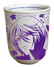 「神様はじめました 九谷焼湯のみ」鞍馬。（c）鈴木ジュリエッタ/白泉社・神様はじめました製作委員会