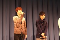 （左から）神谷浩史、岡本信彦。