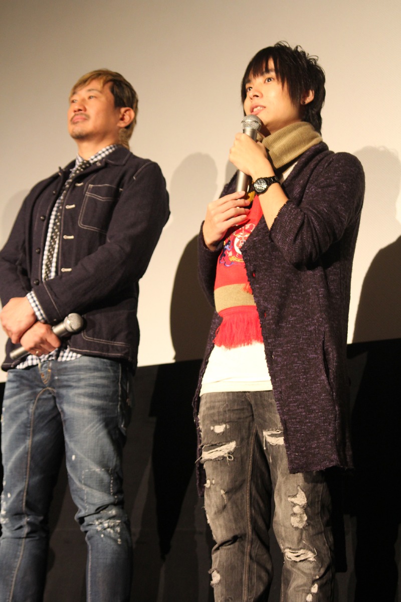 （左から）木内秀信、岡本信彦。