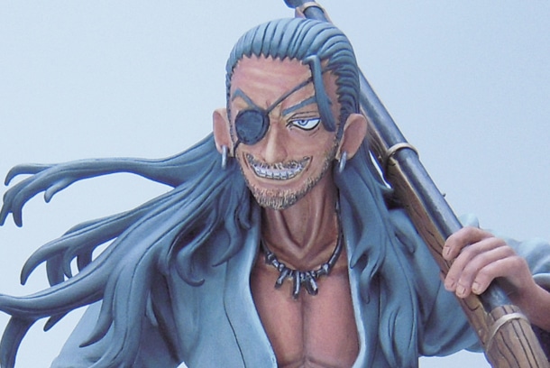 織田信長のフィギュア。(C)平野耕太 少年画報社