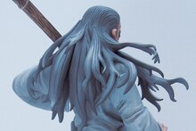 織田信長のフィギュア。(C)平野耕太 少年画報社