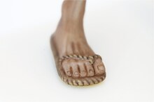 織田信長のフィギュア。(C)平野耕太 少年画報社