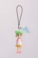 「よつばストラップマスコット」の「Tシャツ」。(C)KIYOHIKO AZUMA/YOTUBA SUTAZIO