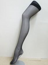 「『マギ』福助コラボタトゥーストッキング」の魔法陣柄。(C)大高忍／小学館・マギ製作委員会・MBS