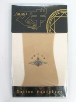 「『マギ』福助コラボタトゥーストッキング」のパッケージ。(C)大高忍／小学館・マギ製作委員会・MBS