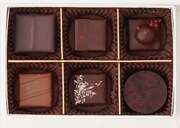 「チャリティBOX」のチョコレート。