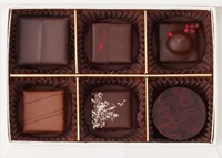 「チャリティBOX」のチョコレート。