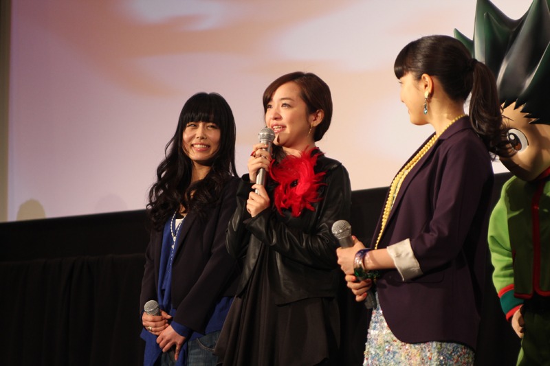 （左から）沢城みゆき、潘めぐみ、川島海荷。