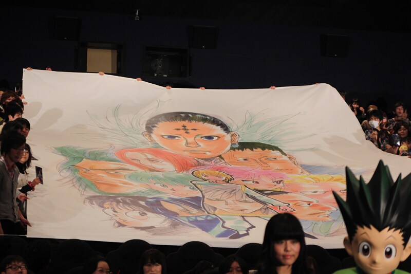 冨樫が劇場版のために描き下ろしたイラストを使用した、縦7m×横5mの巨大フラッグが客席に掲げられた。