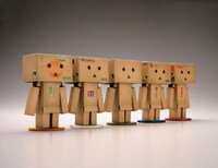 「リボルテックダンボー・ミニ」の通常版とコラボ版。(C)KIYOHIKO AZUMA/YOTUBA SUTAZIO