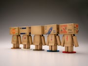 「リボルテックダンボー・ミニ」の通常版とコラボ版。(C)KIYOHIKO AZUMA/YOTUBA SUTAZIO