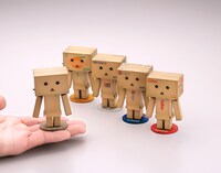 「リボルテックダンボー・ミニ」の通常版とコラボ版。(C)KIYOHIKO AZUMA/YOTUBA SUTAZIO