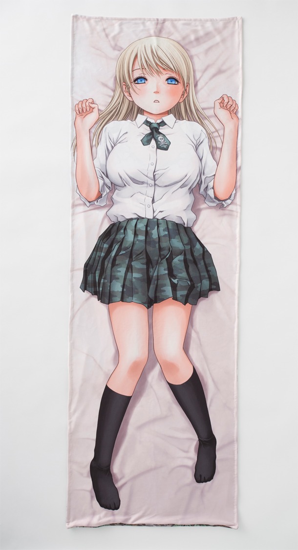 「BTOOOM! 描き下ろしヒミコのオッピュッピュ抱き枕カバー」裏面。