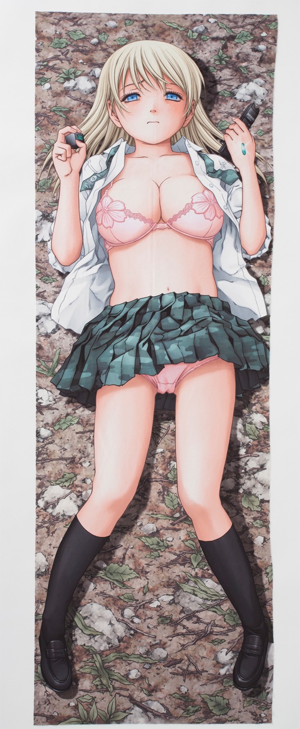 「BTOOOM! 描き下ろしヒミコのオッピュッピュ抱き枕カバー」表面。