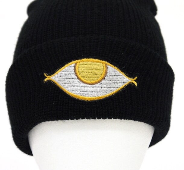 「ヤン・バレンタインニットキャップ」特徴的な目のマークは刺繍で再現されている。(C)平野耕太／少年画報社