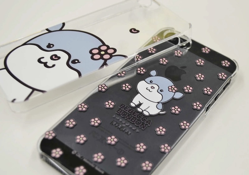 iPhoneカバー2種。(C)CRC/Momoko Sakura