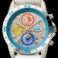 三大将になぞらえた赤、黄、青のエンブレムがあしらわれたハードな外観。(C)尾田栄一郎／集英社・フジテレビ・東映アニメーション