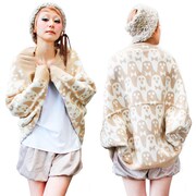 「だんなモブカーディガン」のベージュ。