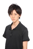 春日高男役の植田慎一郎。