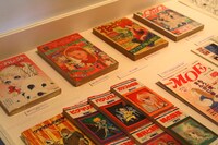 功労賞を獲得した編集者・小長井信昌は白泉社の創立メンバーとして花とゆめ、LaLaの創刊に立ち会った。