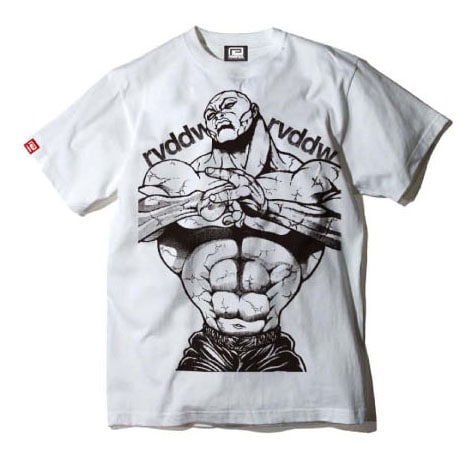 「JACK HANMA x rvddw Tee 白（rvddw DOUBLE SHOULDER）」のフロント。(C)板垣恵介/FWD Inc.