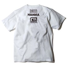 「JACK HANMA x rvddw Tee 白（rvddw DOUBLE SHOULDER）」のバック。(C)板垣恵介/FWD Inc.