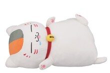 ラストワン賞「寝そべりニャンコ先生ぬいぐるみ」(C)緑川ゆき・白泉社／「夏目友人帳」製作委員会