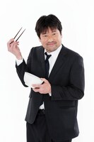 主人公の刑事・立花を演じる佐藤二朗。