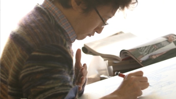 「Documentary film of JOJOs'」荒木飛呂彦の原画メイキング映像より。(C)SHUEISHA Inc. All rights reserved.