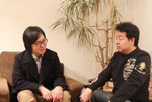 写真左から押見修造、長濱博史。