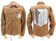 「兵団ジャケット」のアレンジバージョン。(C)諫山創・講談社／「進撃の巨人」製作委員会