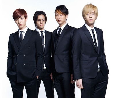 CRUDE PLAYを演じる4名。左から大野薫役の水田航生、篠原心也役の窪田正孝、矢崎哲平役の浅香航大、坂口瞬役の三浦翔平。