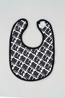 「ロンパース＆スタイ（DIO）」のスタイ。(C)荒木飛呂彦＆LUCKY LAND COMMUNICATIONS／集英社