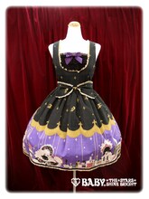 中村明日美子と「ALICE and the PIRATES」のコラボドレス「Marionette in my closet room柄 ジャンパースカートI」。