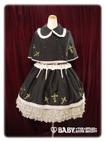 ジンジャードールの服を立体化した「ジンジャードール ジャンパースカート＆ケープ」。