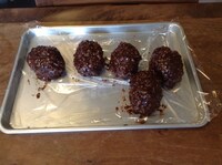 「泥まんじゅう」作成の様子。